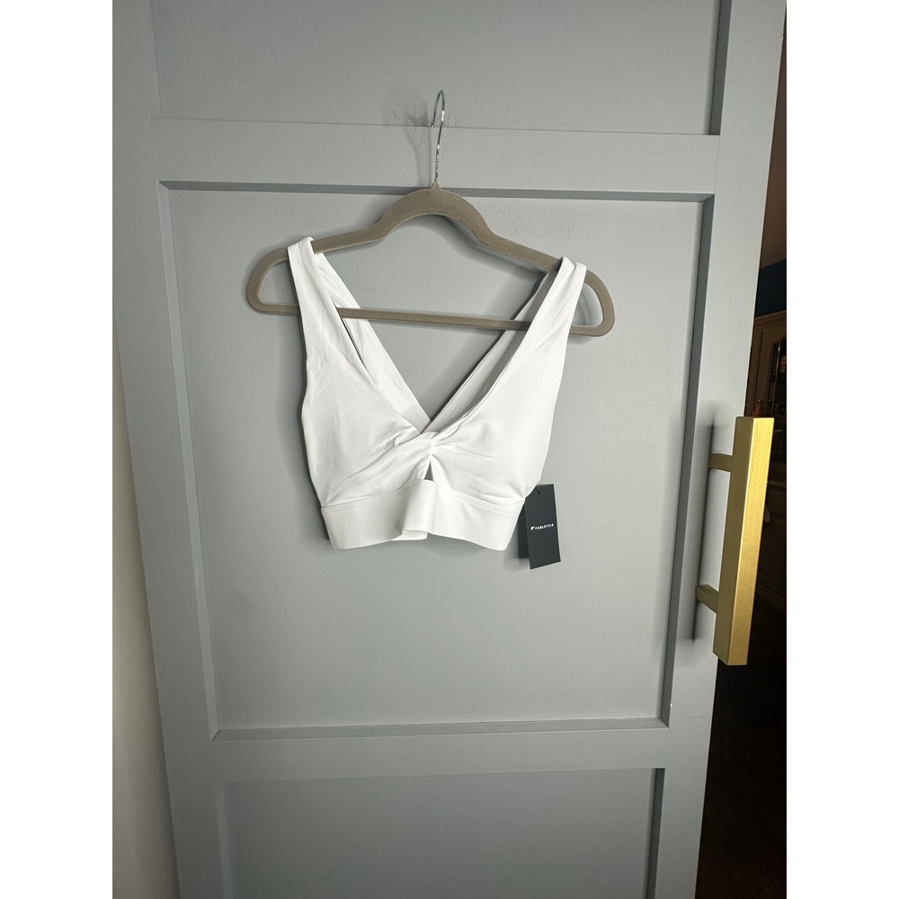 Fabletics White Twist Front Keyhole Sports Bra Crisscross Back BA2354613 Medium